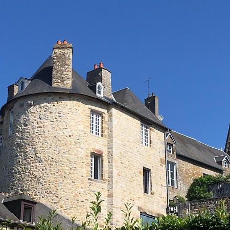 La Maison Sur Les Remparts Domfront  Esterno foto