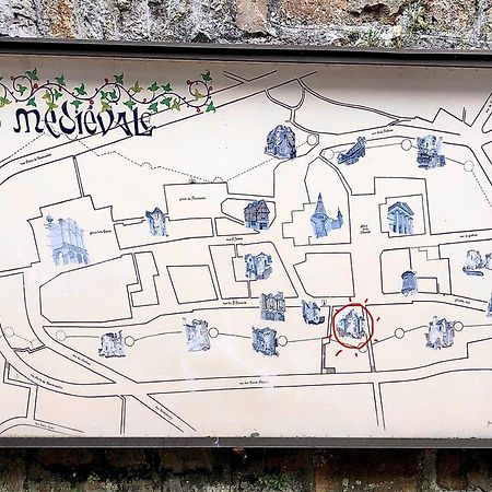 La Maison Sur Les Remparts Domfront  Esterno foto