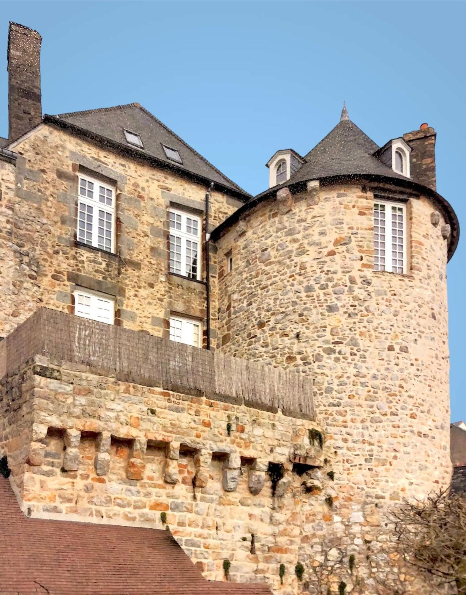 La Maison Sur Les Remparts Domfront  Esterno foto